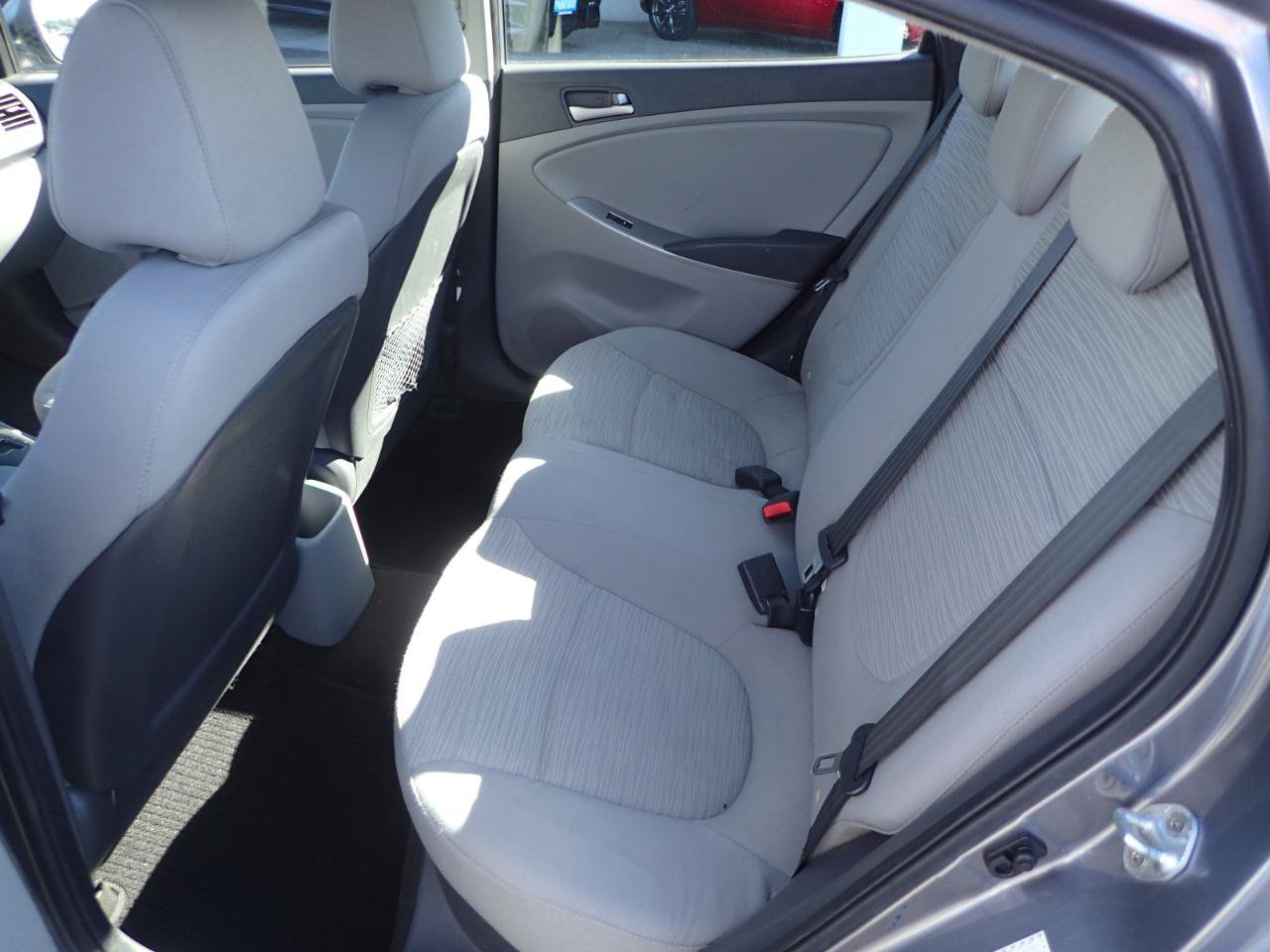 Used 2016 Hyundai Accent SE FWD image 10