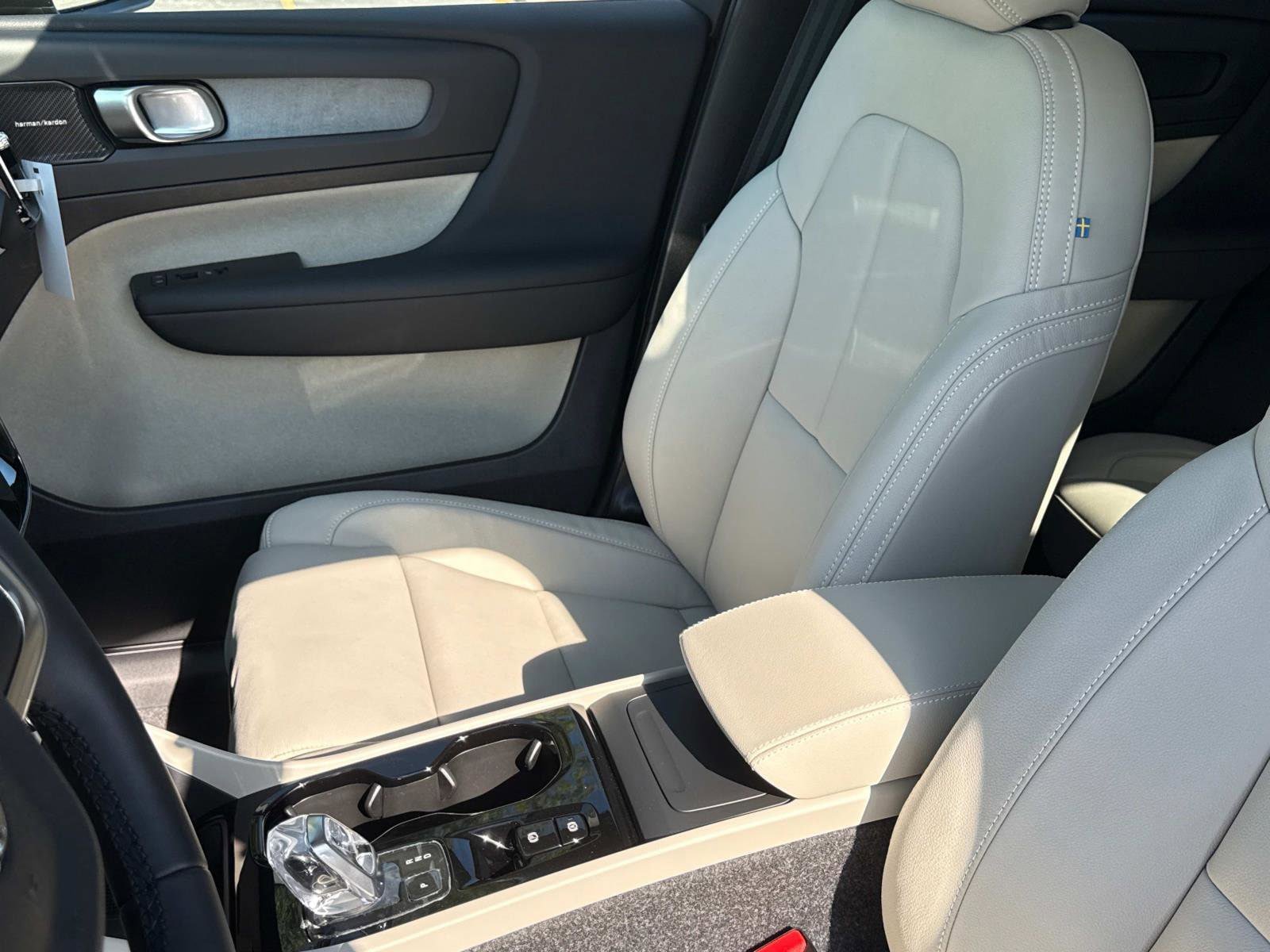 New 2026 Volvo XC40 B5 Ultra w/ Climate Package AWD/4WD image 20