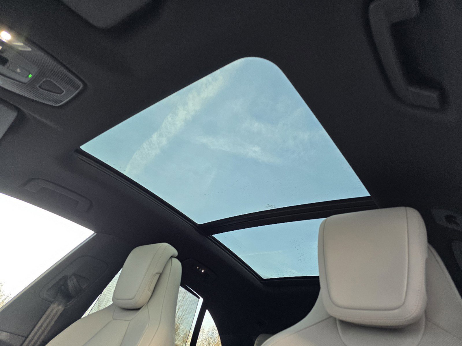 New 2025 Porsche Macan 4S Electric image 13