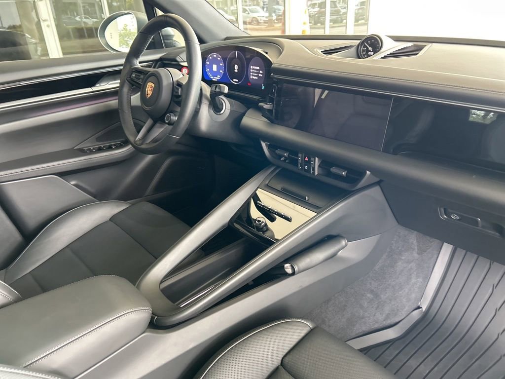 Used 2025 Porsche Macan Electric image 22