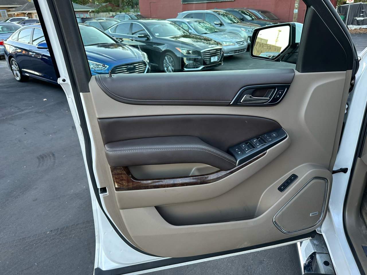 Used 2016 Chevrolet Suburban LT w/ LT Signature Package image 16