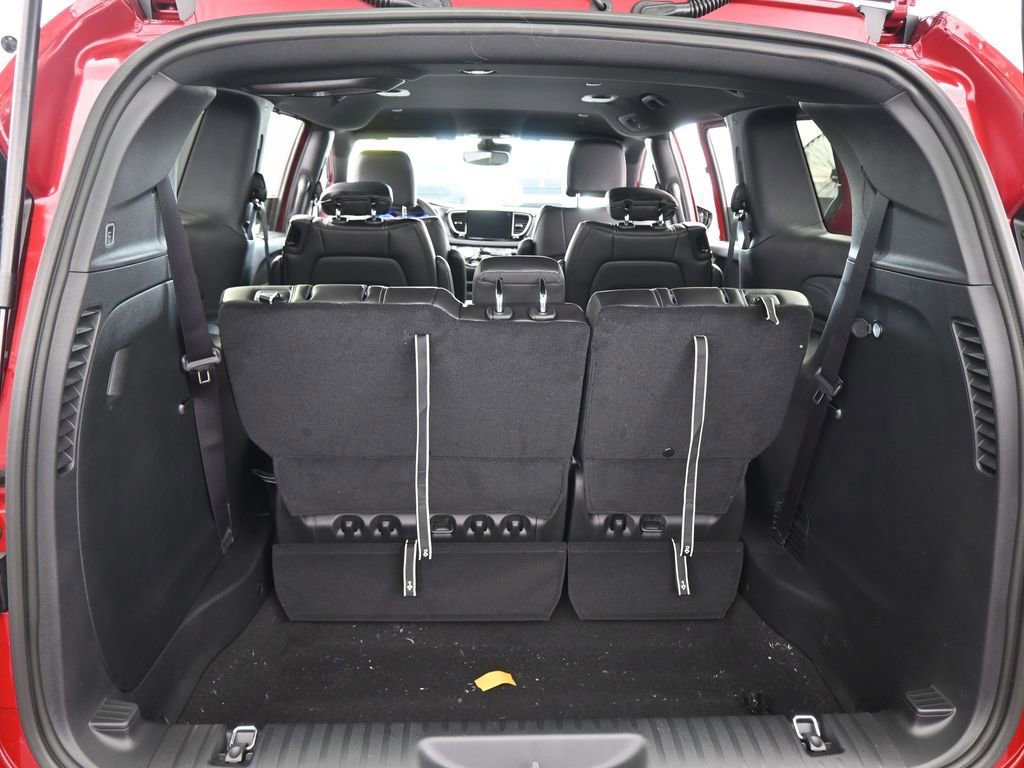 New 2026 Chrysler Pacifica Select image 30