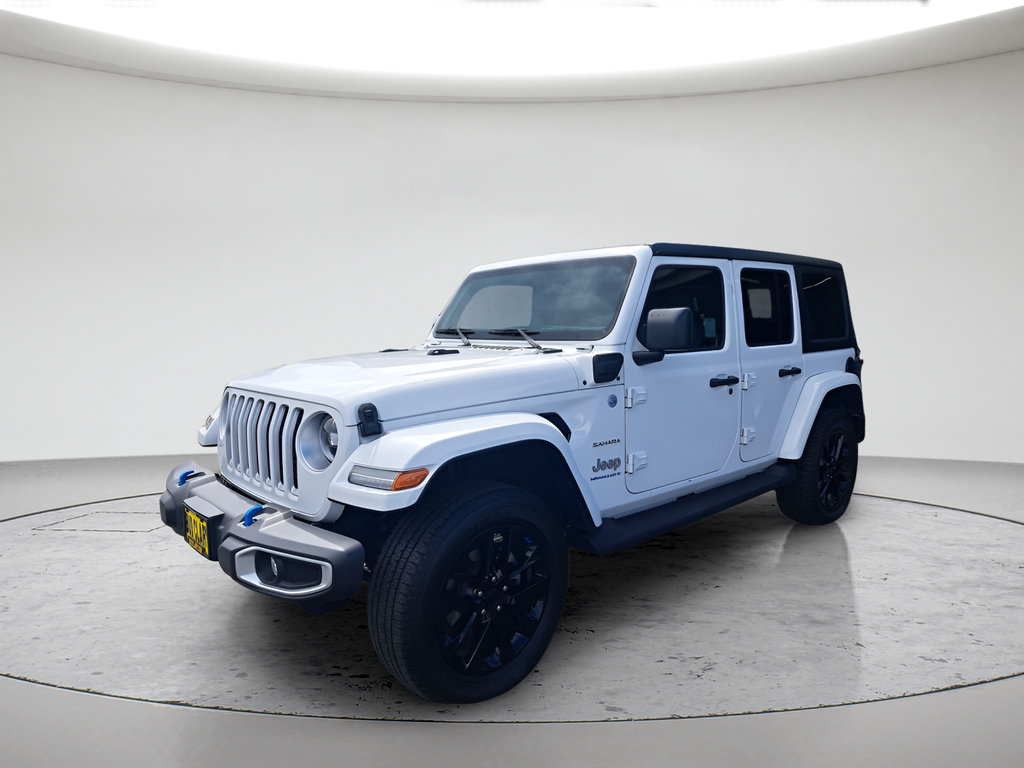 Used 2023 Jeep Wrangler Unlimited Sahara w/ Cold Weather Group AWD/4WD image 7