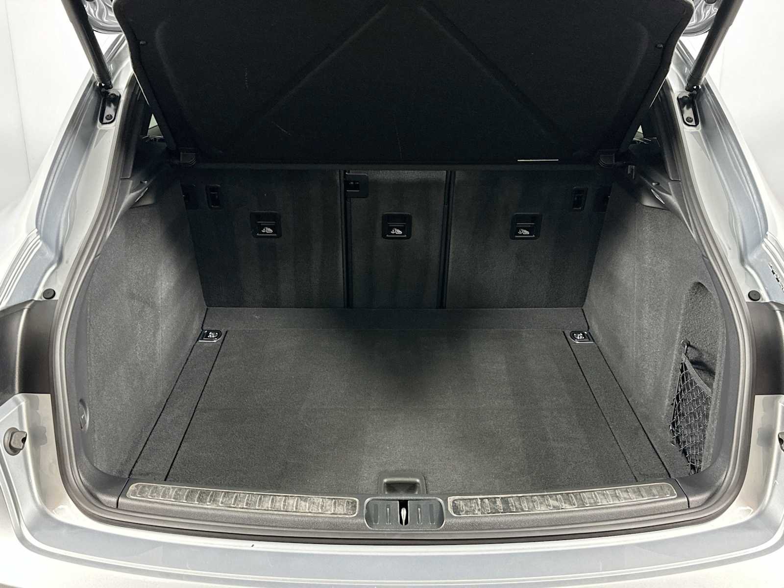 Certified 2025 Porsche Macan image 24