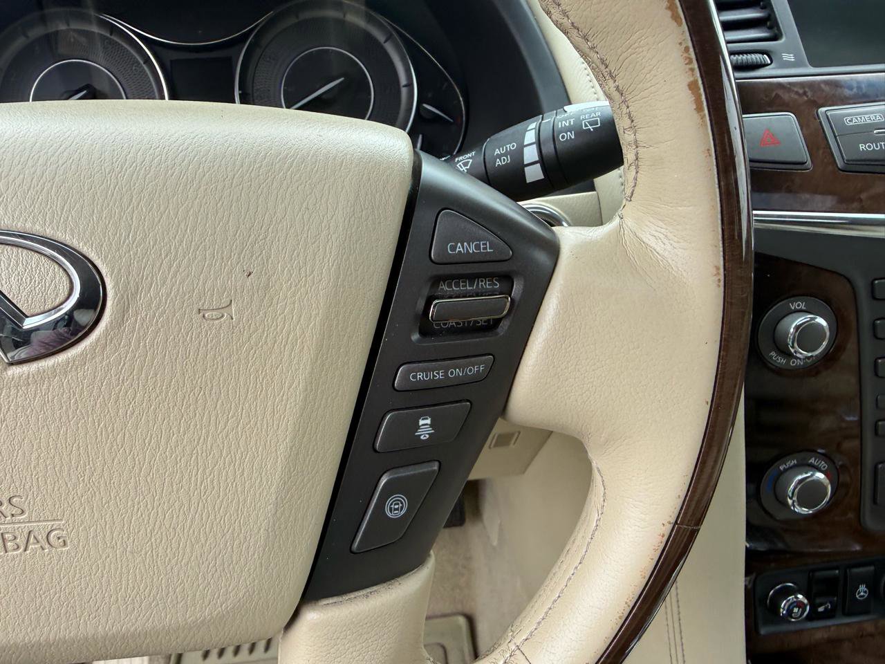 Used 2012 INFINITI QX56 4WD w/ Deluxe Touring Pkg image 23