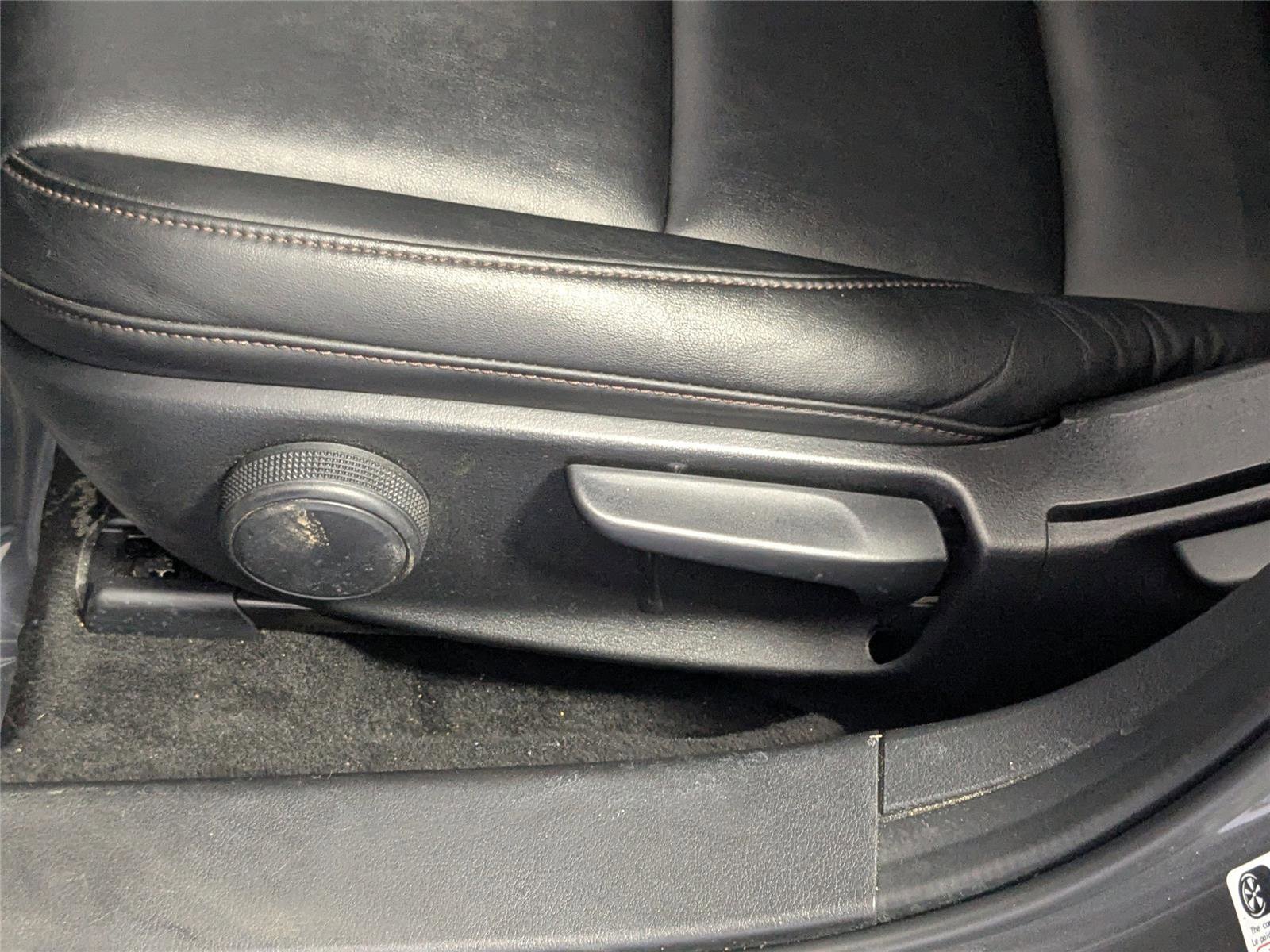 Used 2023 MAZDA MAZDA3 s image 13