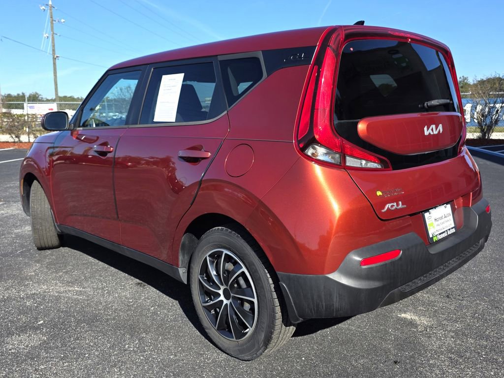 Used 2022 Kia Soul LX image 7