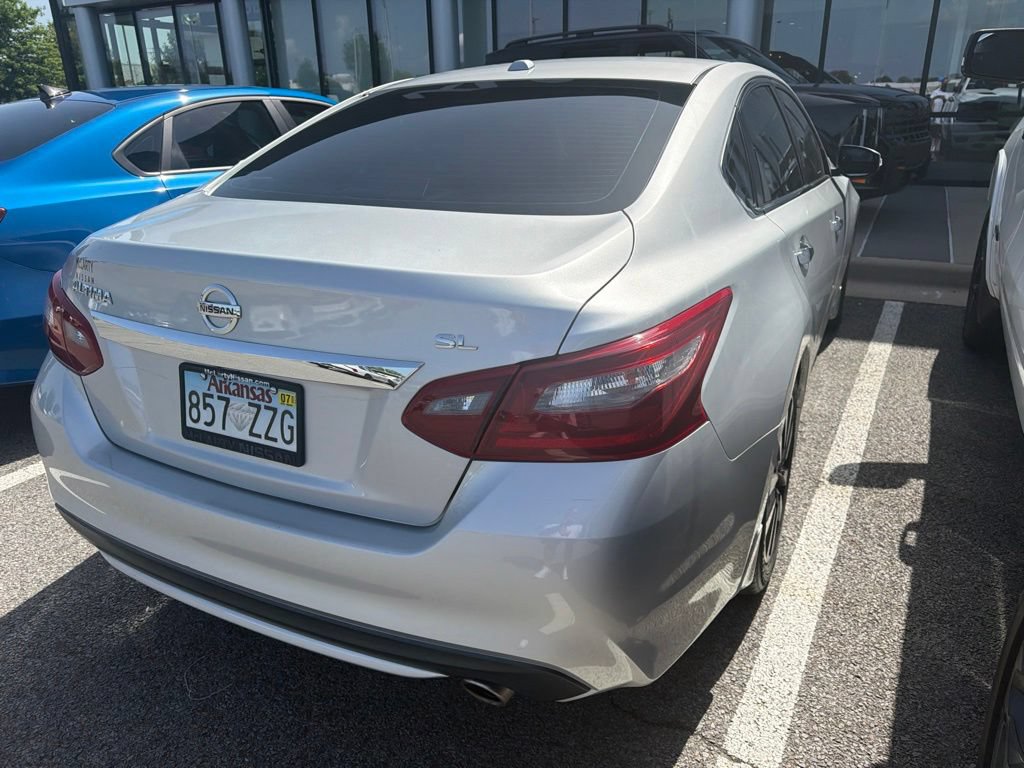 Used 2018 Nissan Altima 2.5 SL w/ 2.5 SL Technology Package FWD image 4