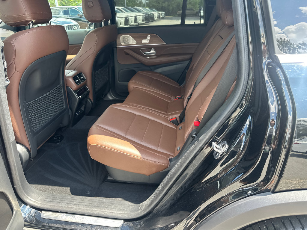 Used 2024 Mercedes-Benz GLS 450 4MATIC image 19