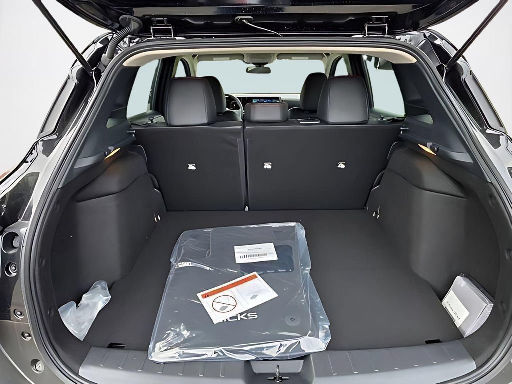 New 2026 Nissan Kicks SR w/ Cold Weather Package AWD/4WD image 25