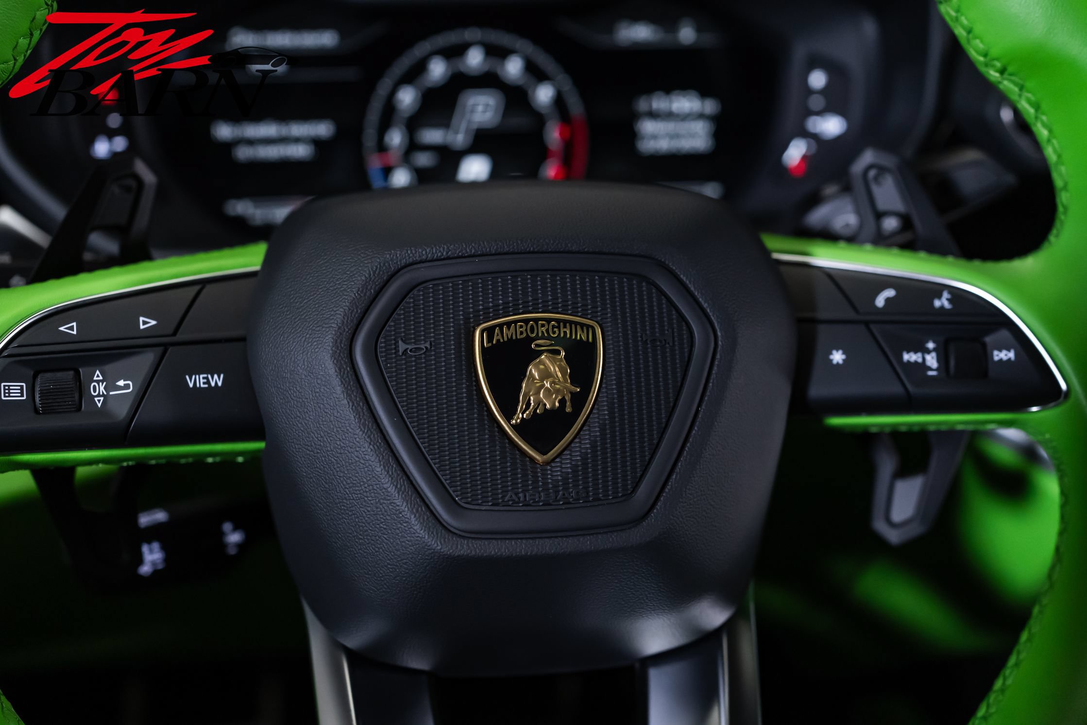 Used 2022 Lamborghini Urus AWD/4WD image 32
