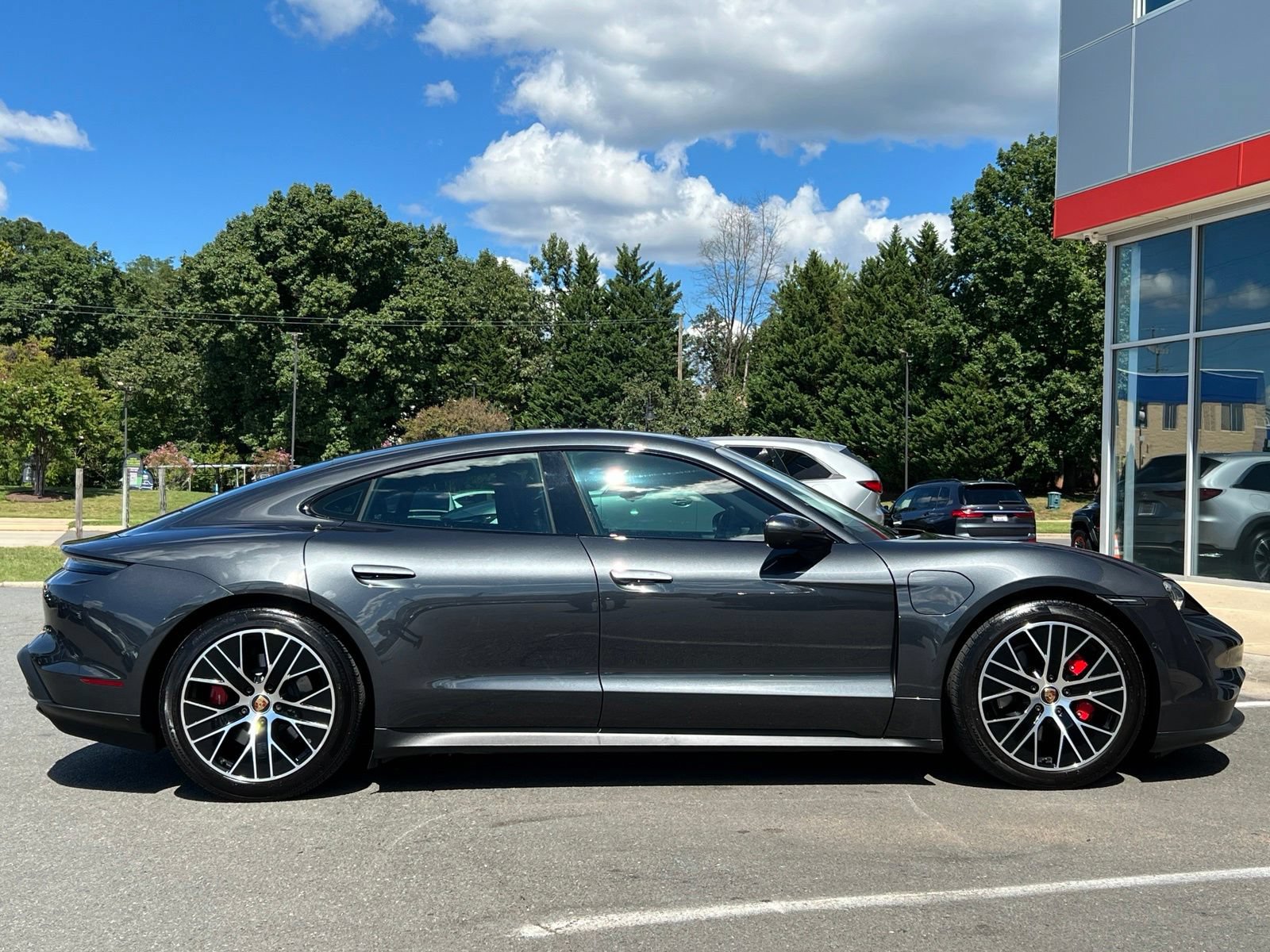 Used 2020 Porsche Taycan 4S AWD/4WD image 40
