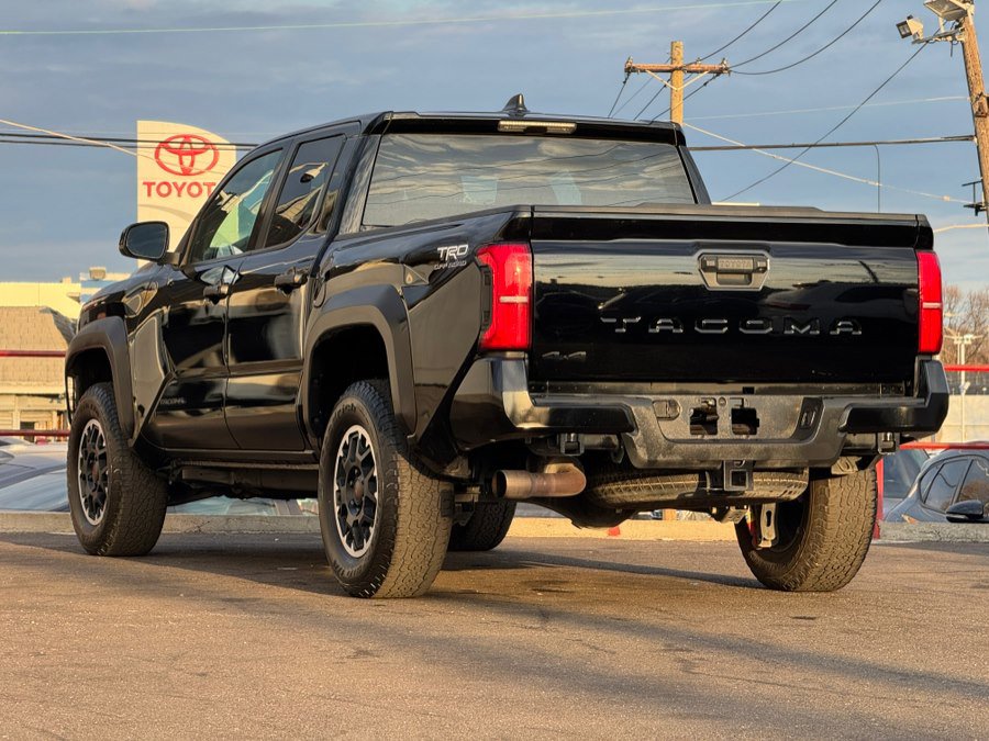 Used 2024 Toyota Tacoma TRD Off-Road AWD/4WD image 7