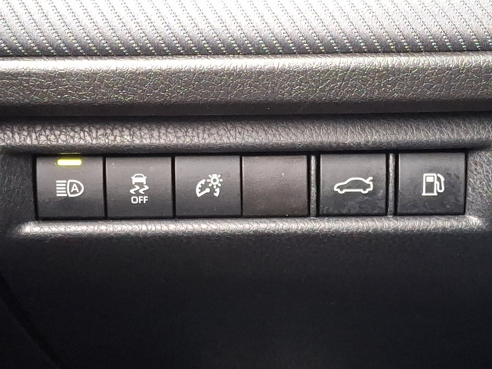 Used 2025 Toyota Camry SE image 24