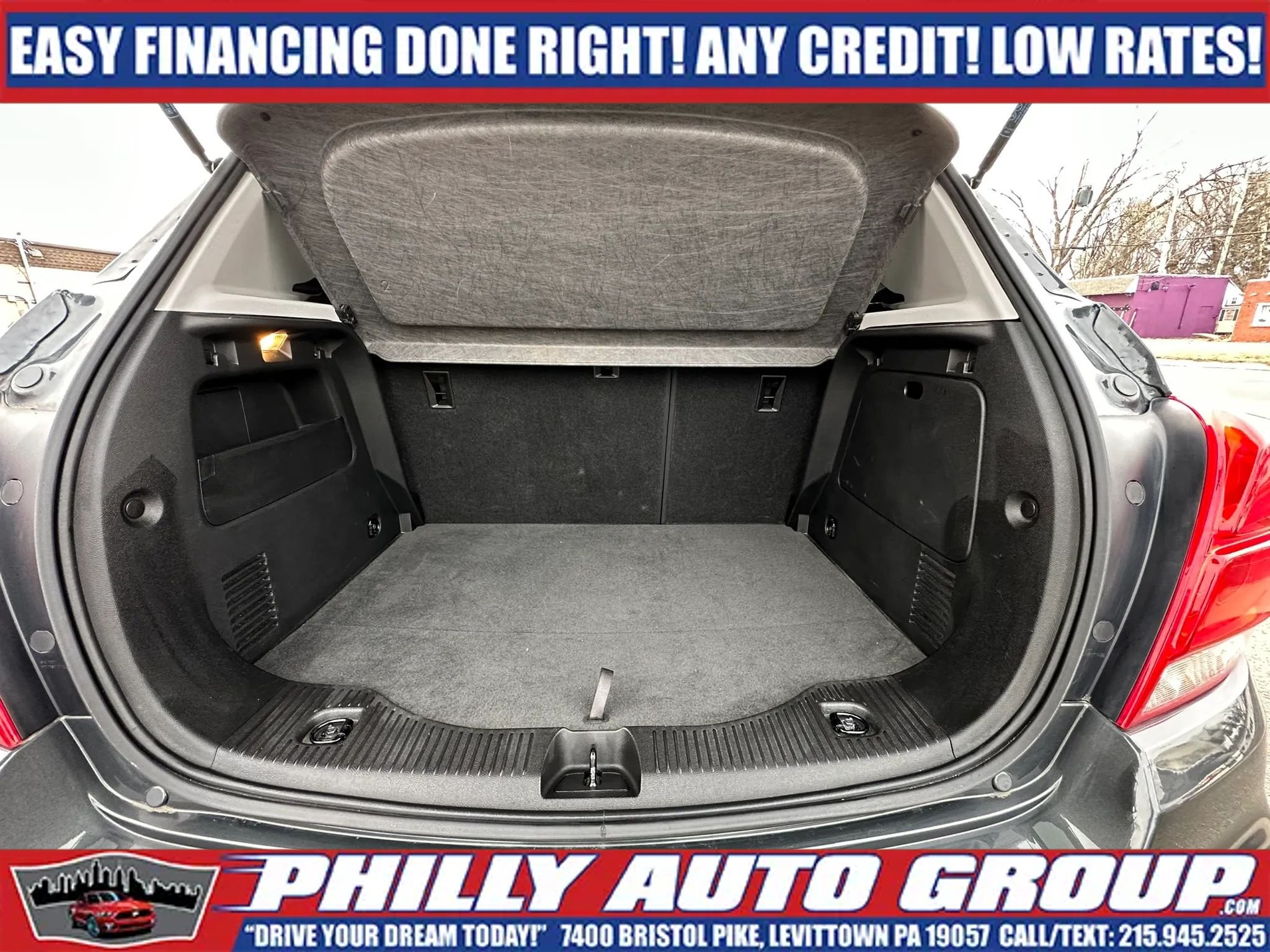 Used 2020 Chevrolet Trax LT AWD/4WD image 17