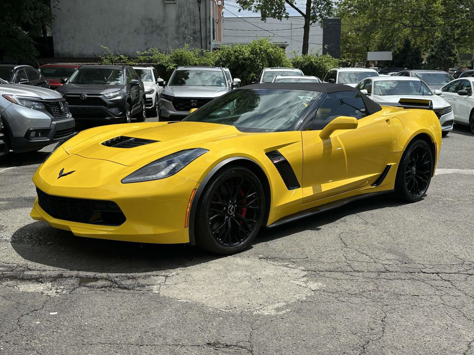 Used 2015 Chevrolet Corvette Z06 w/ 3LZ Preferred Equipment Group image 6