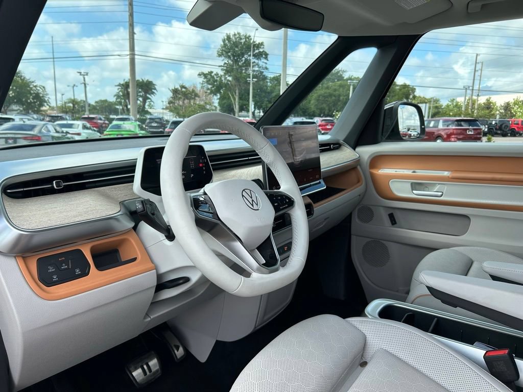 Used 2025 Volkswagen ID. Buzz Pro S Plus RWD image 16