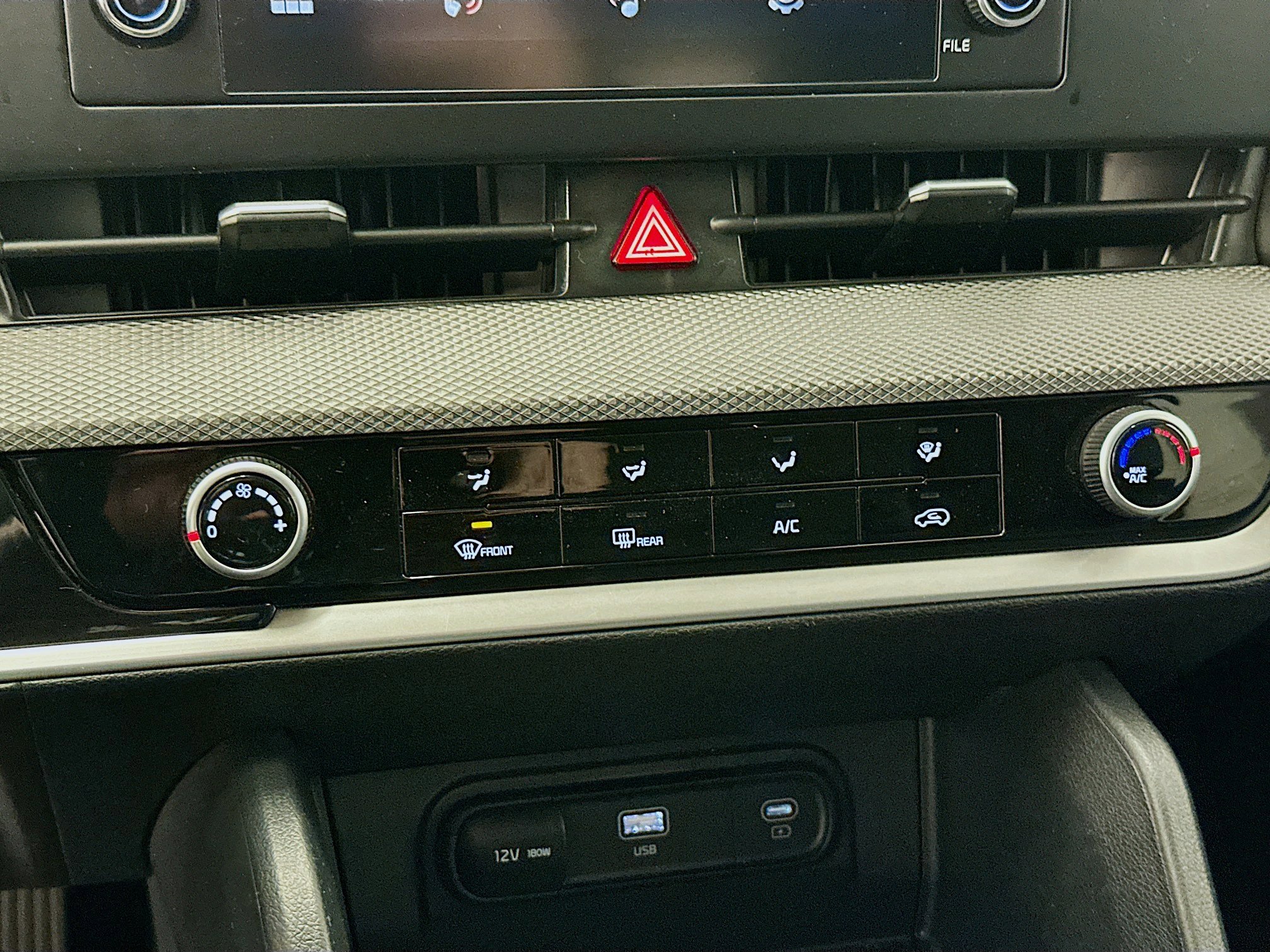 Used 2025 Kia Sportage LX image 23