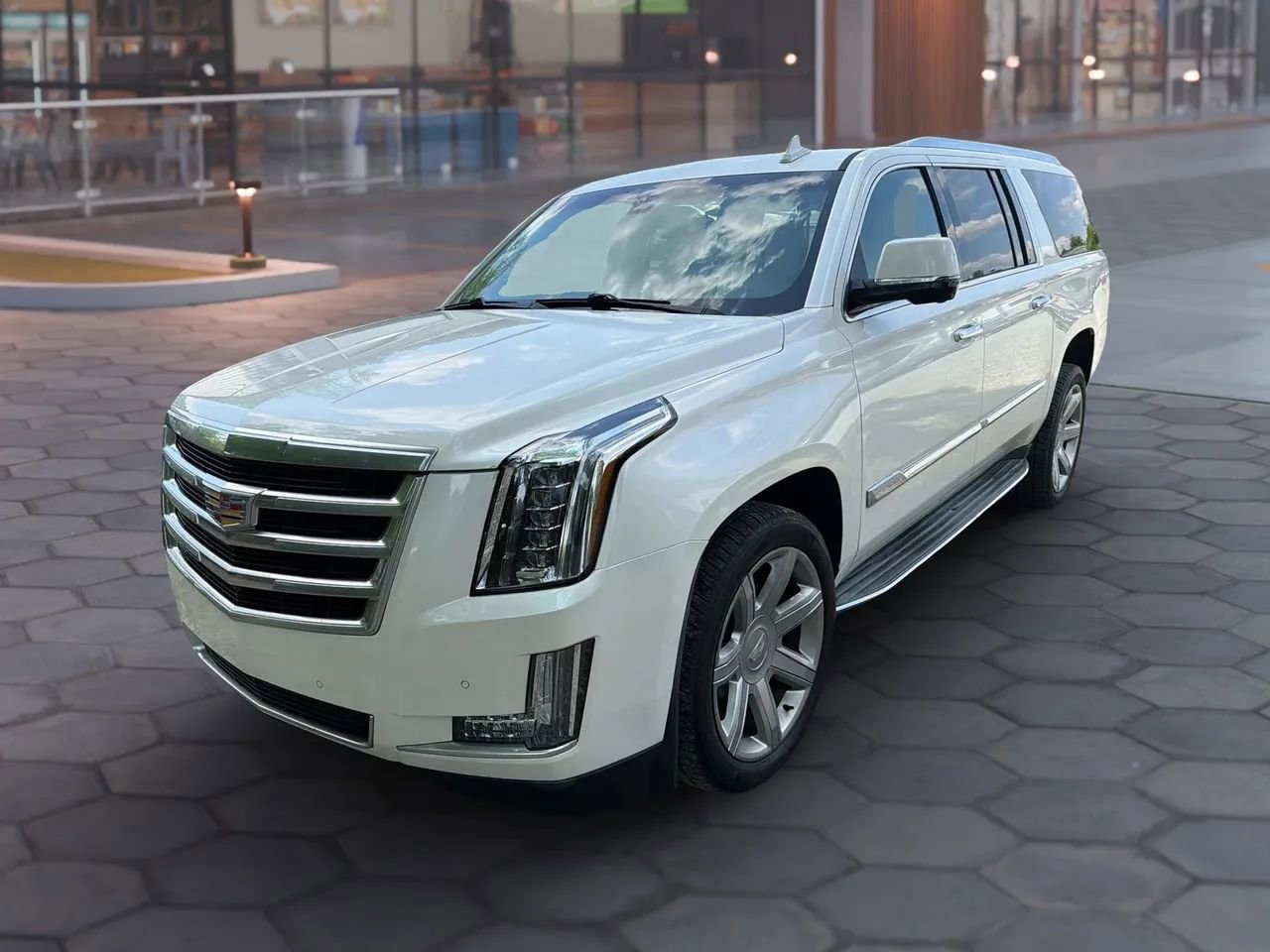 Used 2015 Cadillac Escalade ESV Luxury AWD/4WD image 24