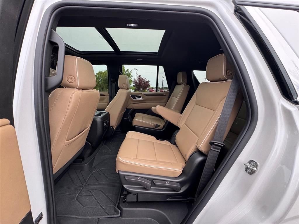 Used 2023 Chevrolet Tahoe Premier w/ Premium Package 2 AWD/4WD image 12