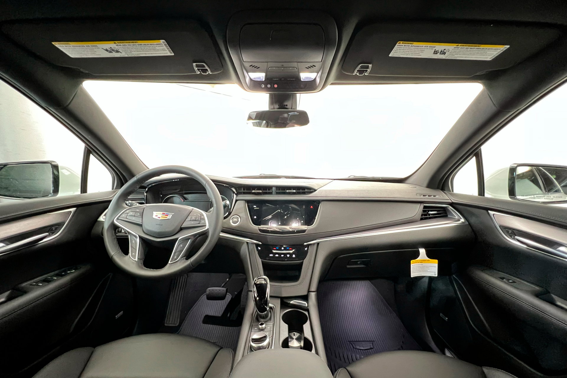 New 2025 Cadillac XT5 Luxury image 10