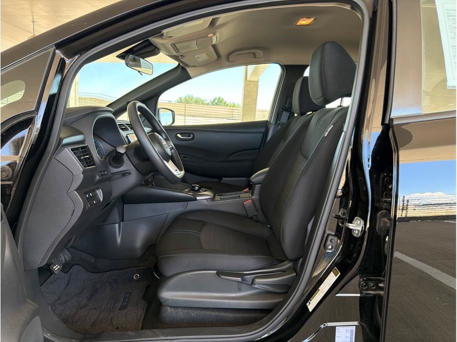 Used 2025 Nissan Leaf S FWD image 10