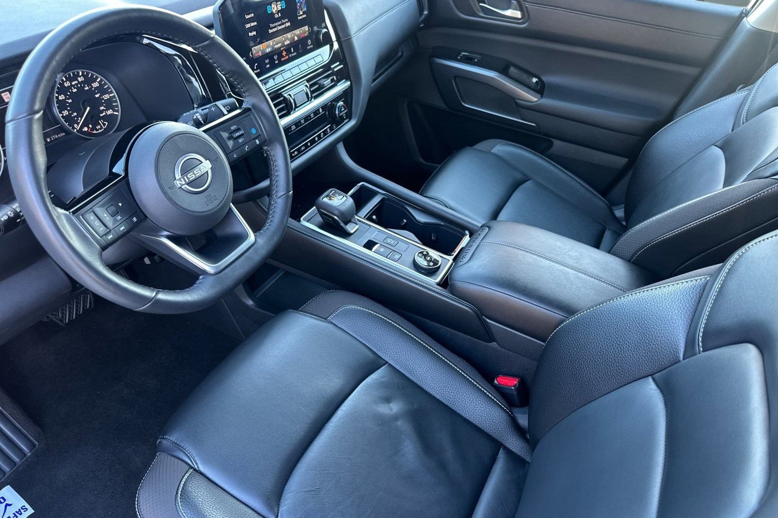 Used 2024 Nissan Pathfinder SL image 4