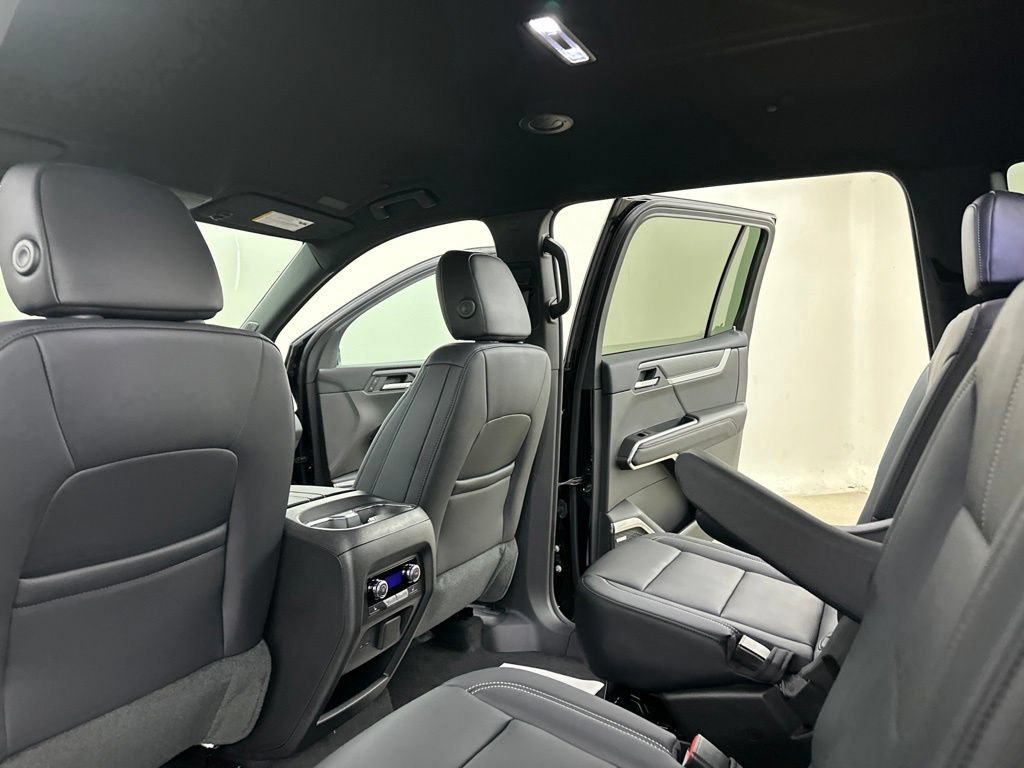 New 2026 GMC Acadia Elevation w/ Black Edition AWD/4WD image 32