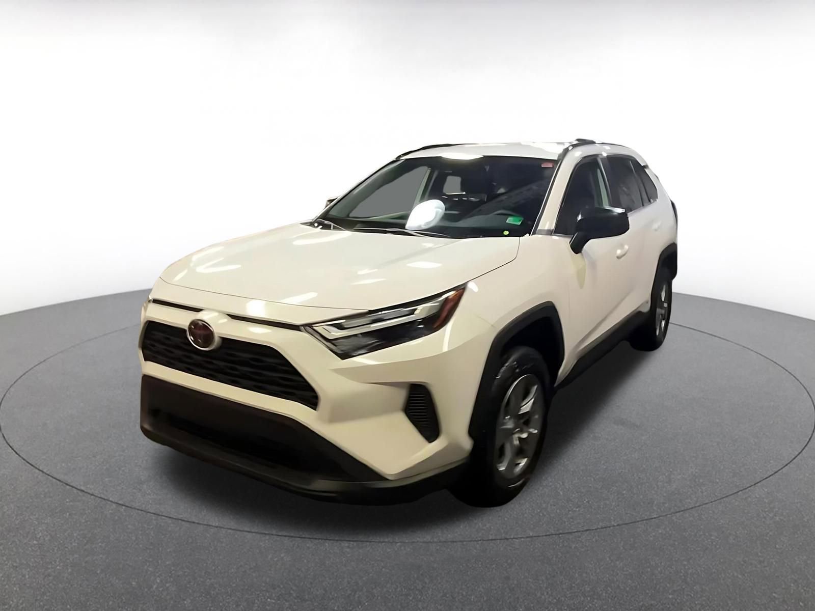 Used 2025 Toyota RAV4 LE image 7