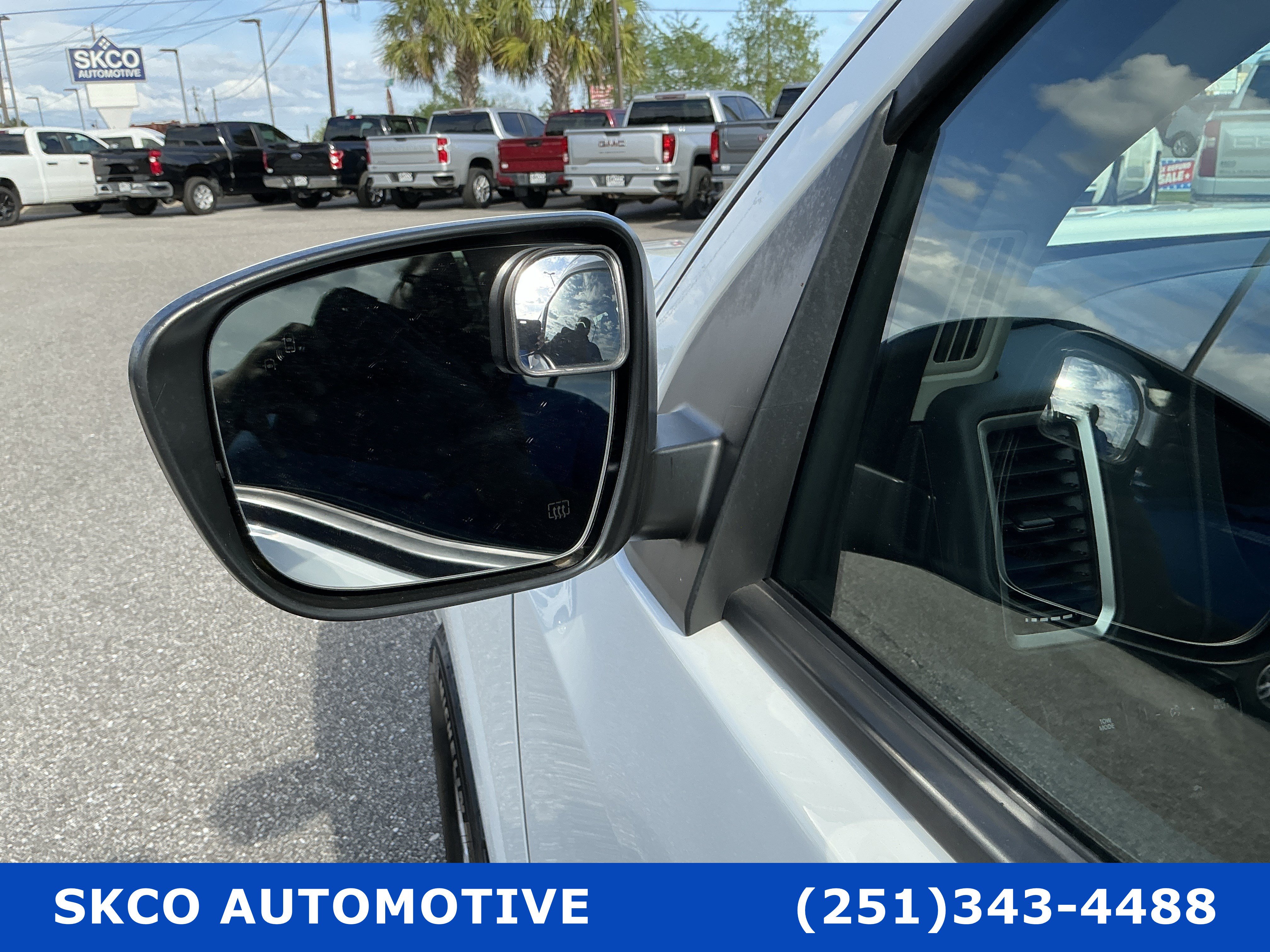 Used 2024 Nissan Frontier SV w/ SV Convenience Package RWD image 10