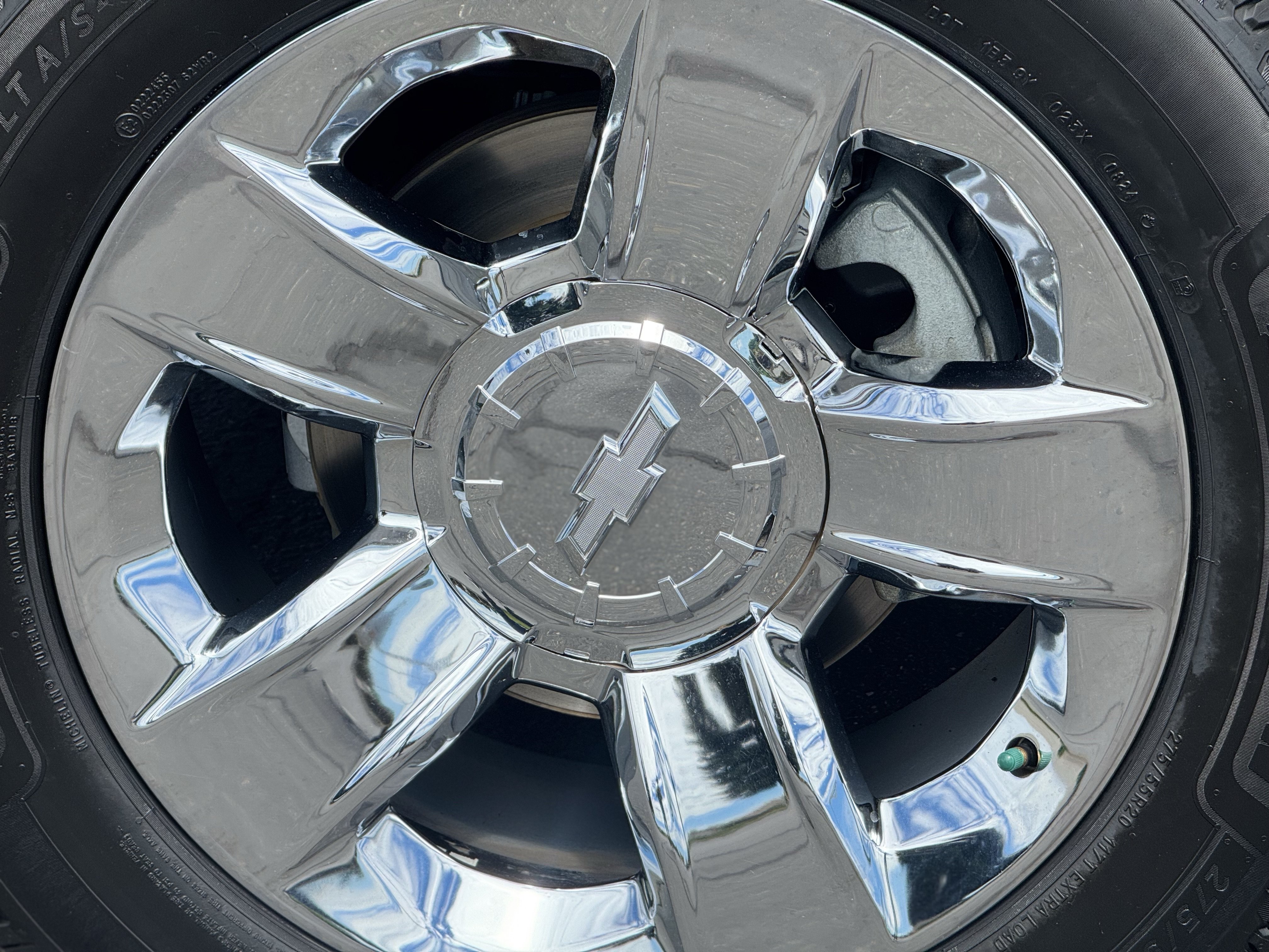 Certified 2016 Chevrolet Suburban LTZ AWD/4WD image 8