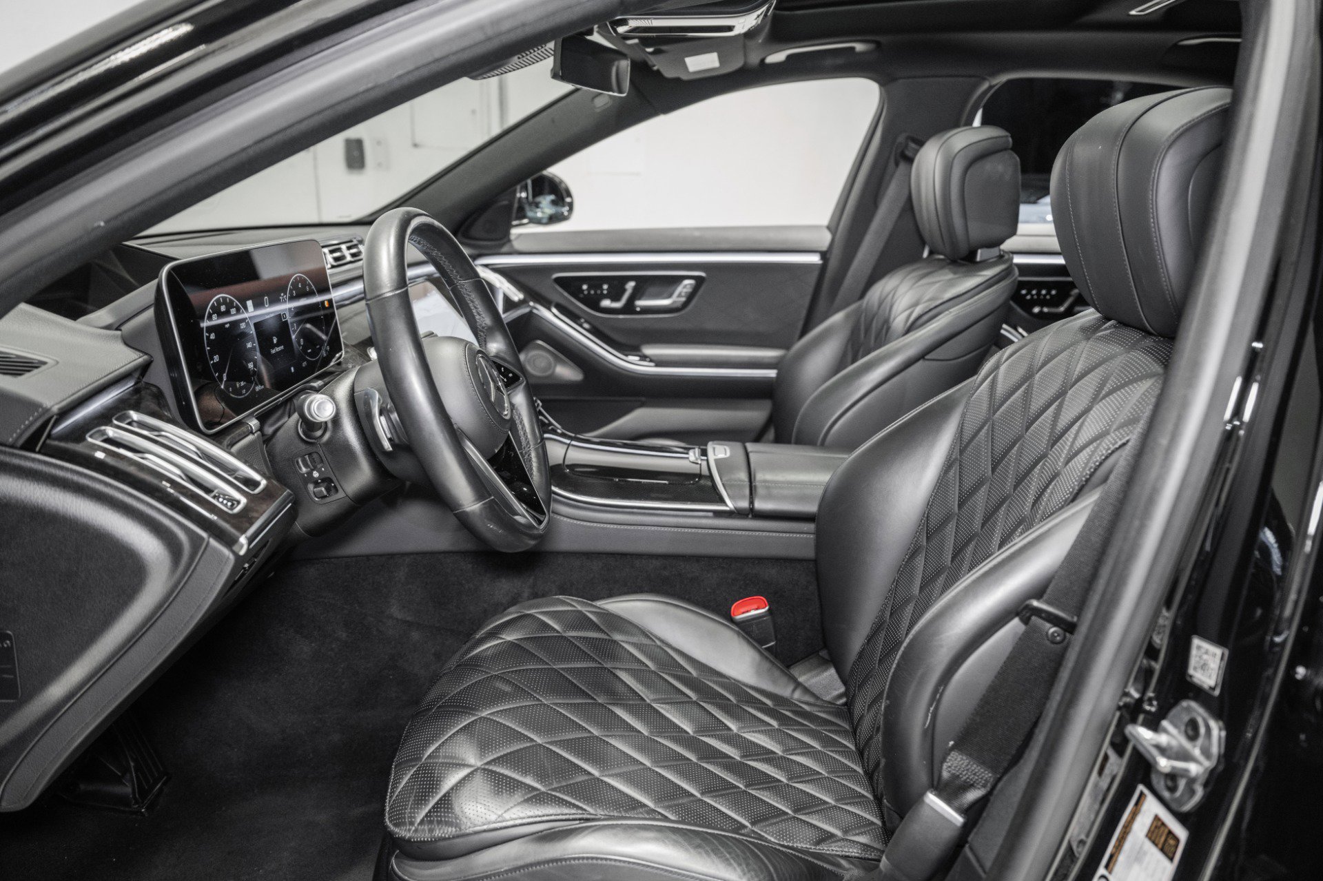 Used 2022 Mercedes-Benz S 580 4MATIC Sedan image 2