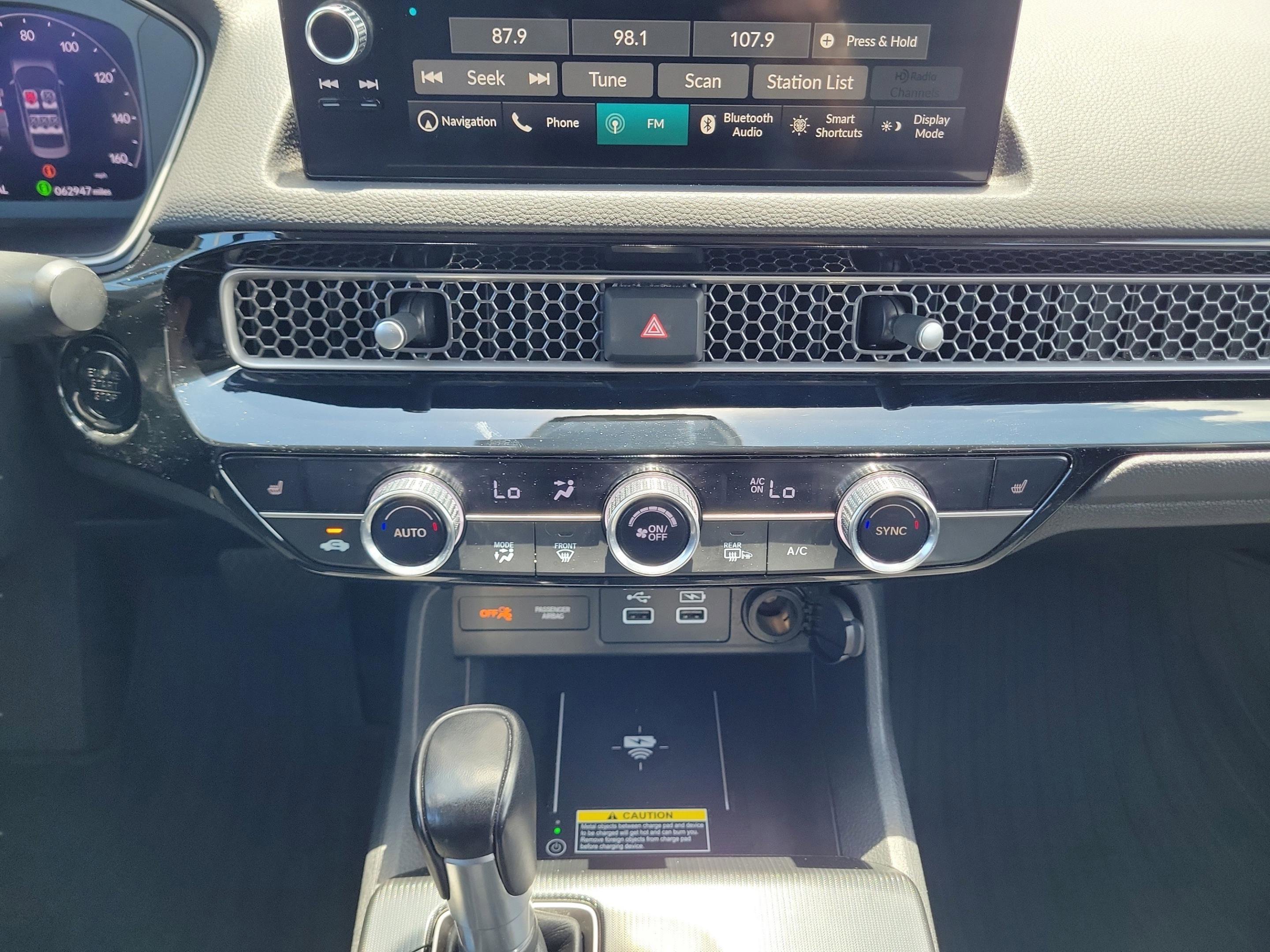 Used 2022 Honda Civic Touring image 16