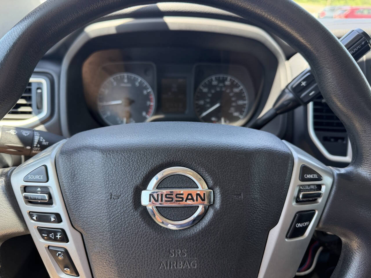 Used 2017 Nissan Titan S AWD/4WD image 21