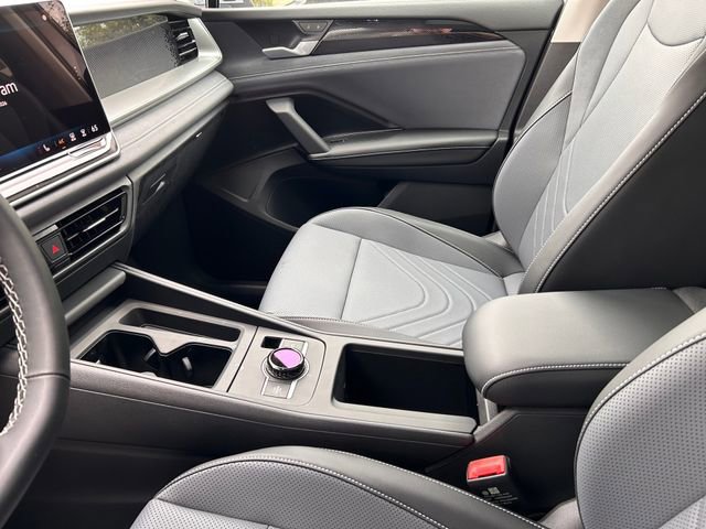 New 2026 Volkswagen Tiguan SE FWD image 9