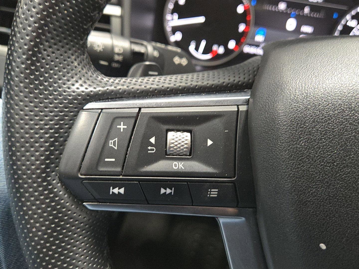 Used 2024 Mitsubishi Outlander SE Black Edition image 15