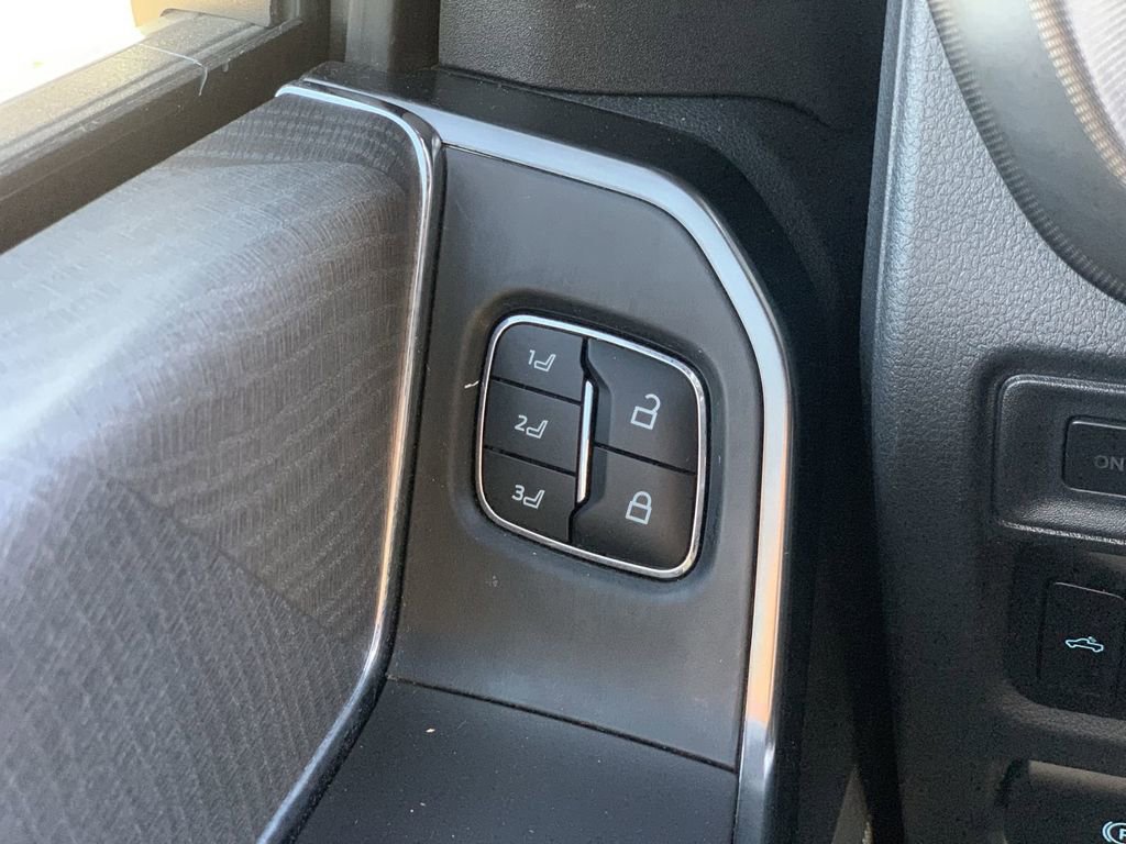 Used 2023 Ford F150 Platinum image 16