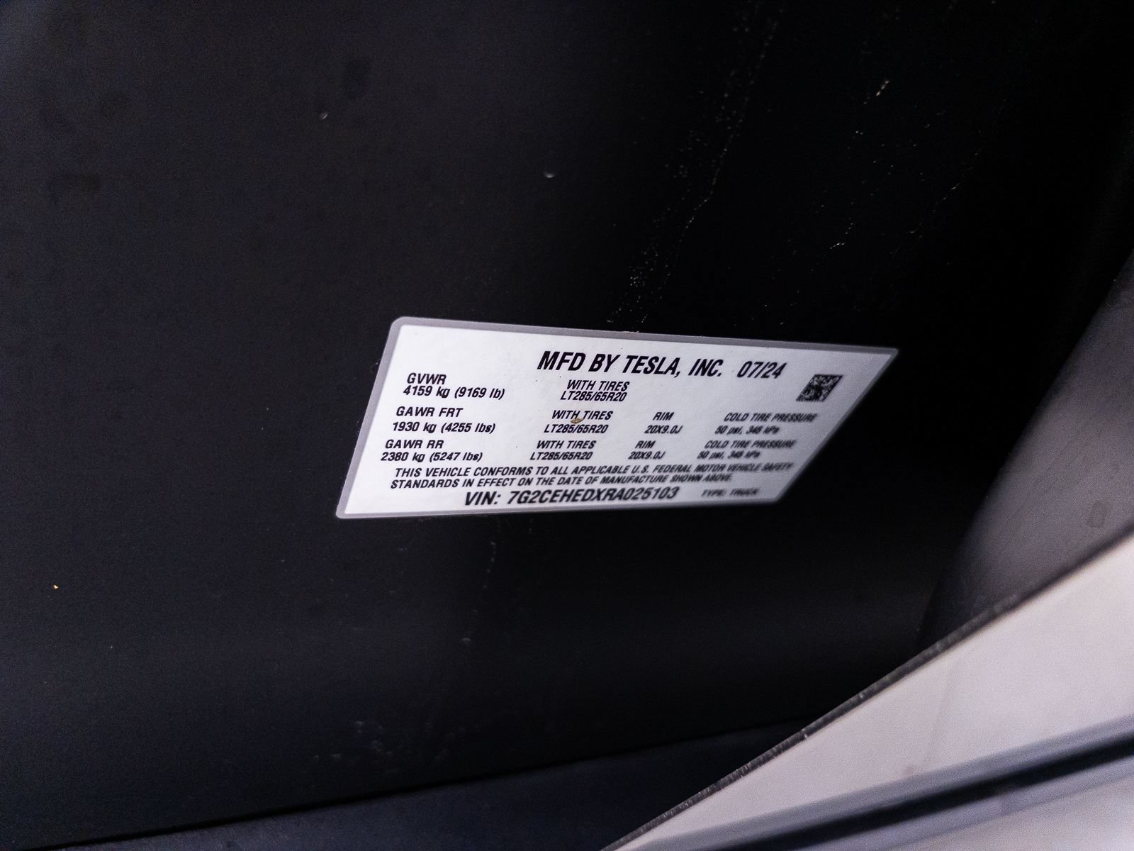 Used 2024 Tesla Cybertruck AWD Crew Cab image 37