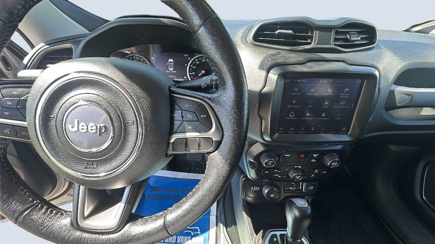 Used 2021 Jeep Renegade Limited w/ Trailer Tow Group AWD/4WD image 9