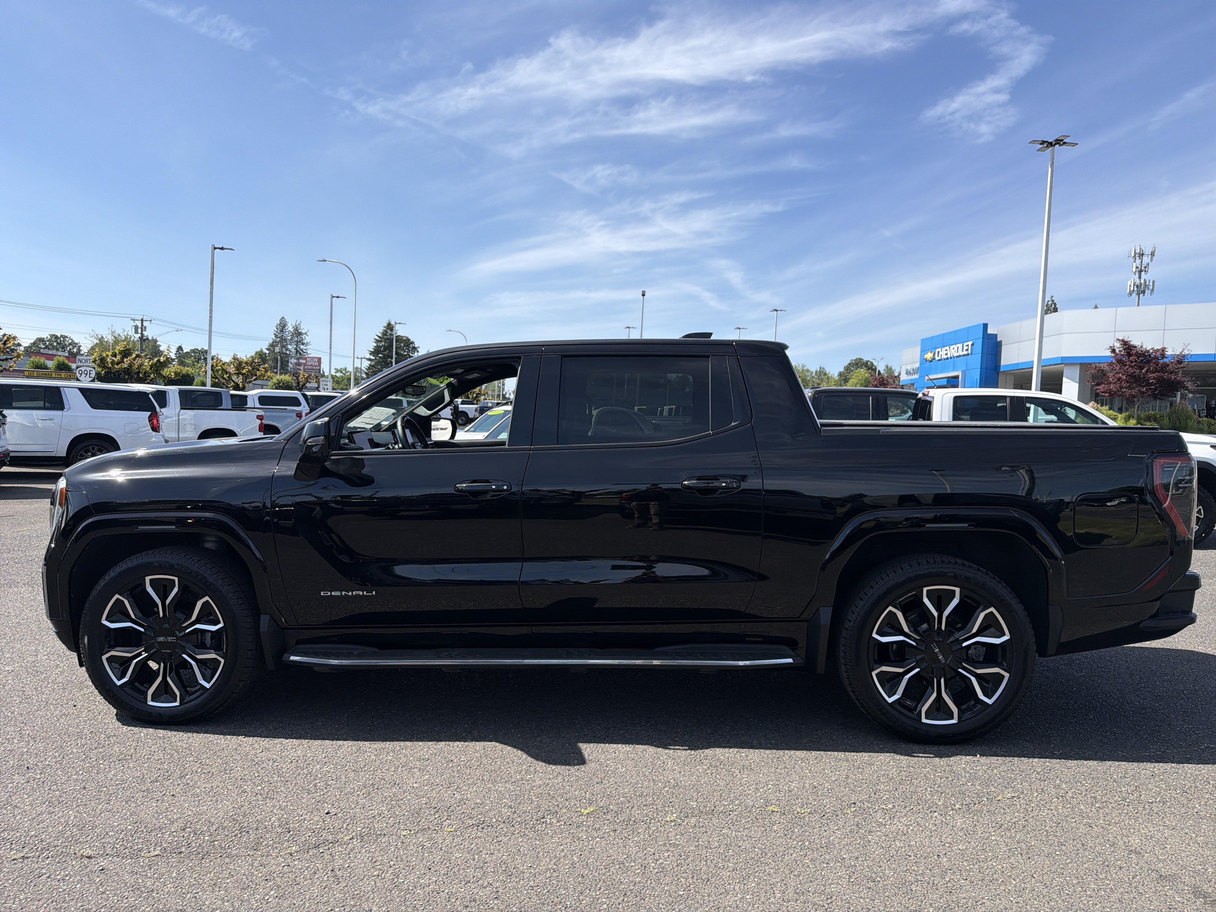 Used 2025 GMC Sierra EV Denali AWD/4WD image 2