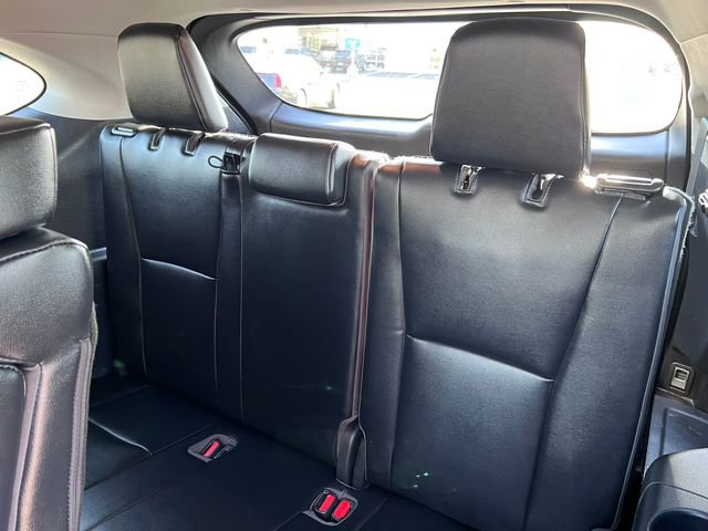 Used 2022 Toyota Highlander XLE AWD/4WD image 33