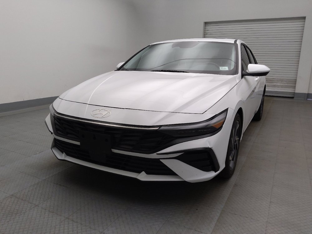 Used 2025 Hyundai Elantra SEL FWD image 15