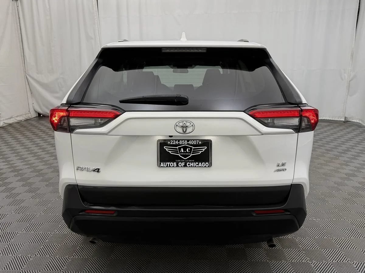 Used 2019 Toyota RAV4 LE AWD/4WD image 6