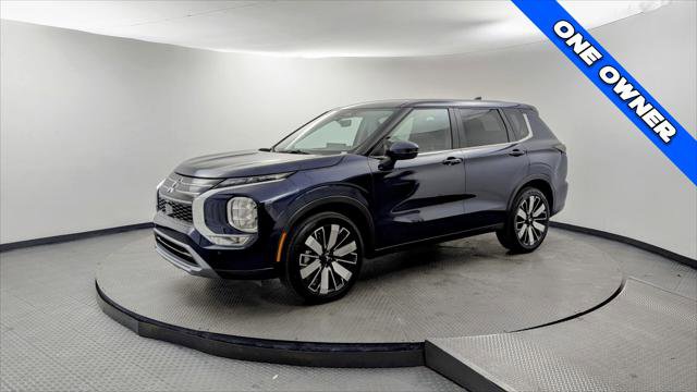 Used 2025 Mitsubishi Outlander SE image 2