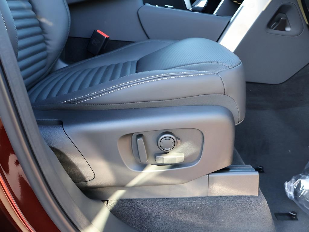 New 2026 Land Rover Discovery Limited Edition image 11