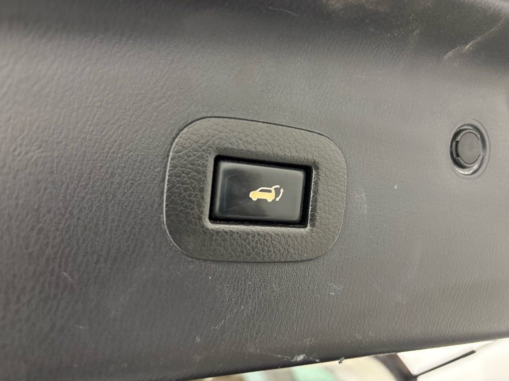 Used 2018 Nissan Armada SL image 38