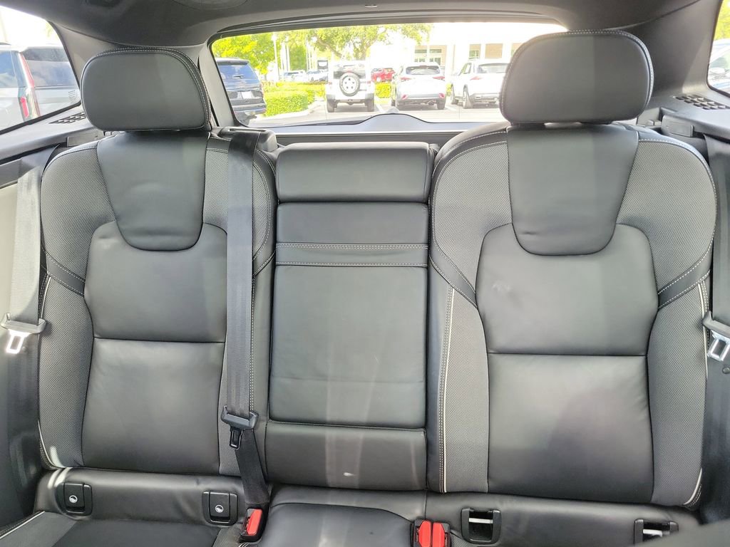 Used 2020 Volvo XC60 T5 R-Design w/ Protection Package Premier image 25