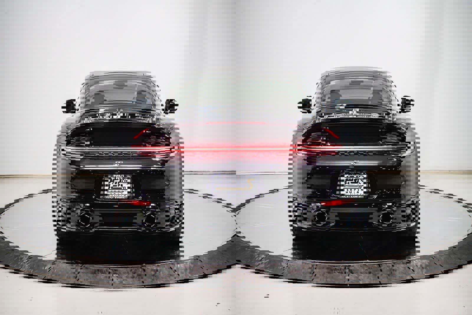 Used 2022 Porsche 911 Targa 4 GTS image 3