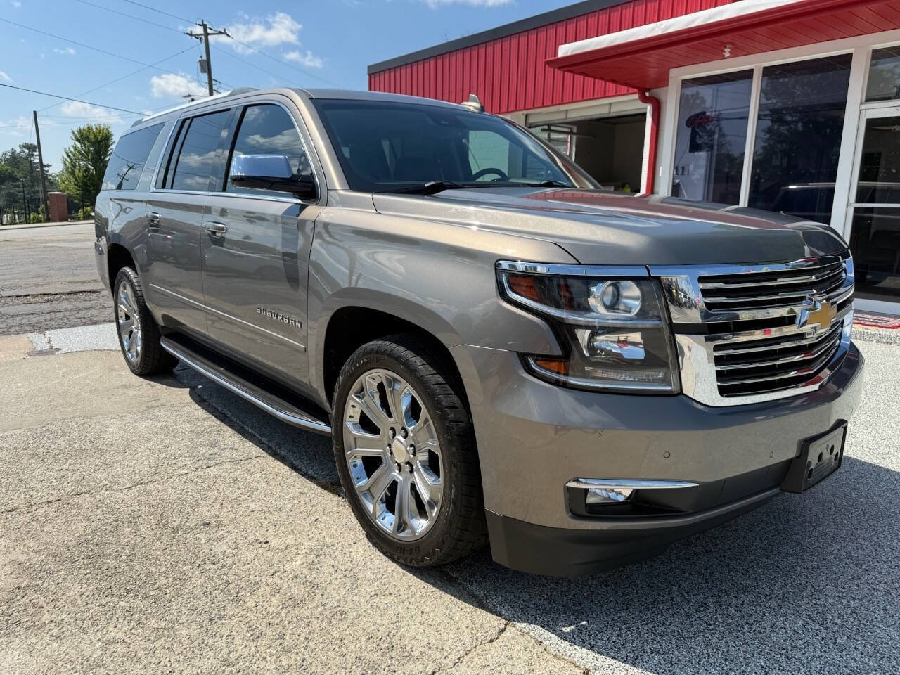 Used 2017 Chevrolet Suburban Premier AWD/4WD image 19