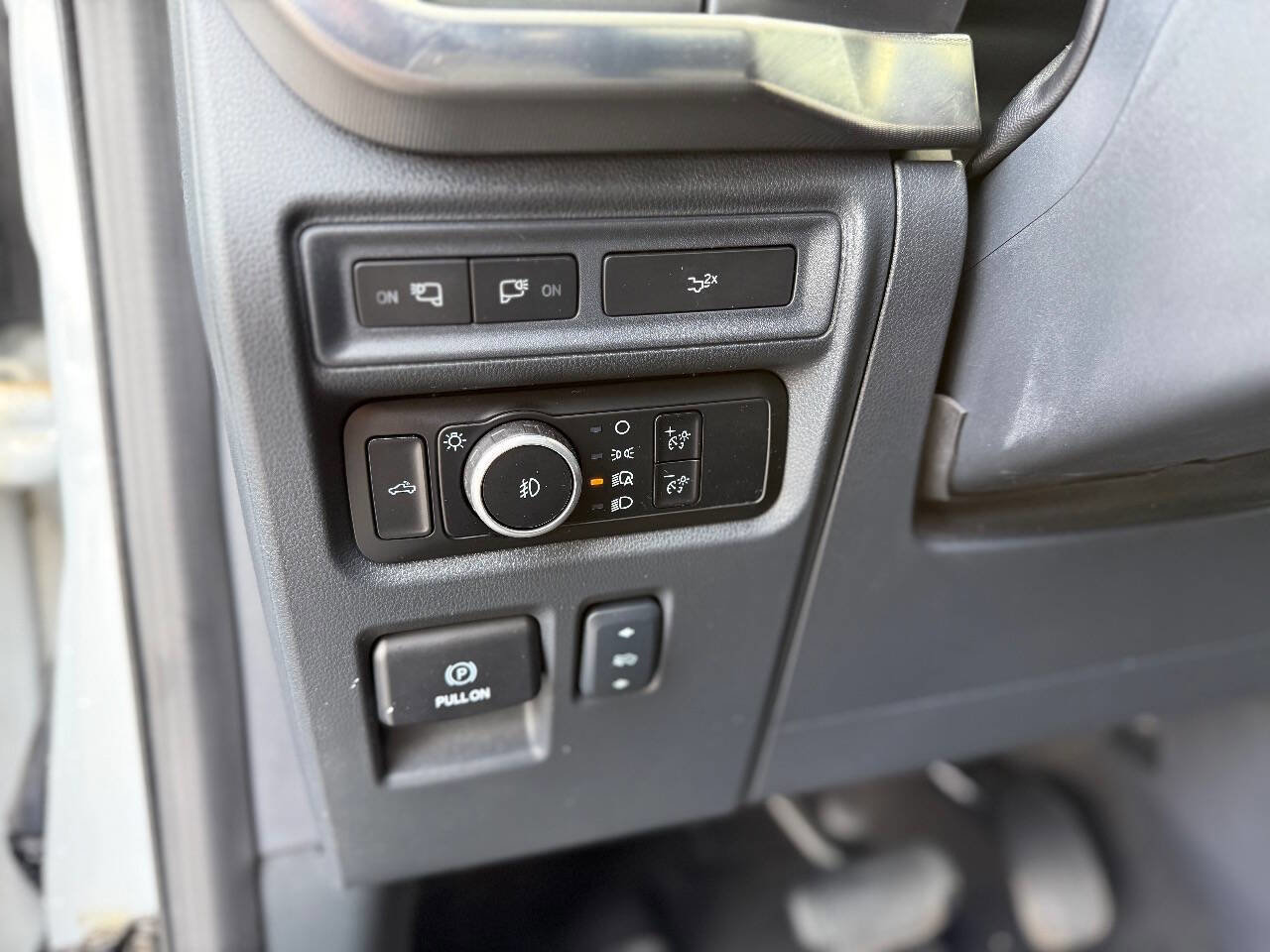 Used 2024 Ford F150 Lariat AWD/4WD image 14